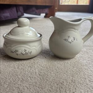 Pfaltzgraff Heirloom pattern sugar and creamer set
